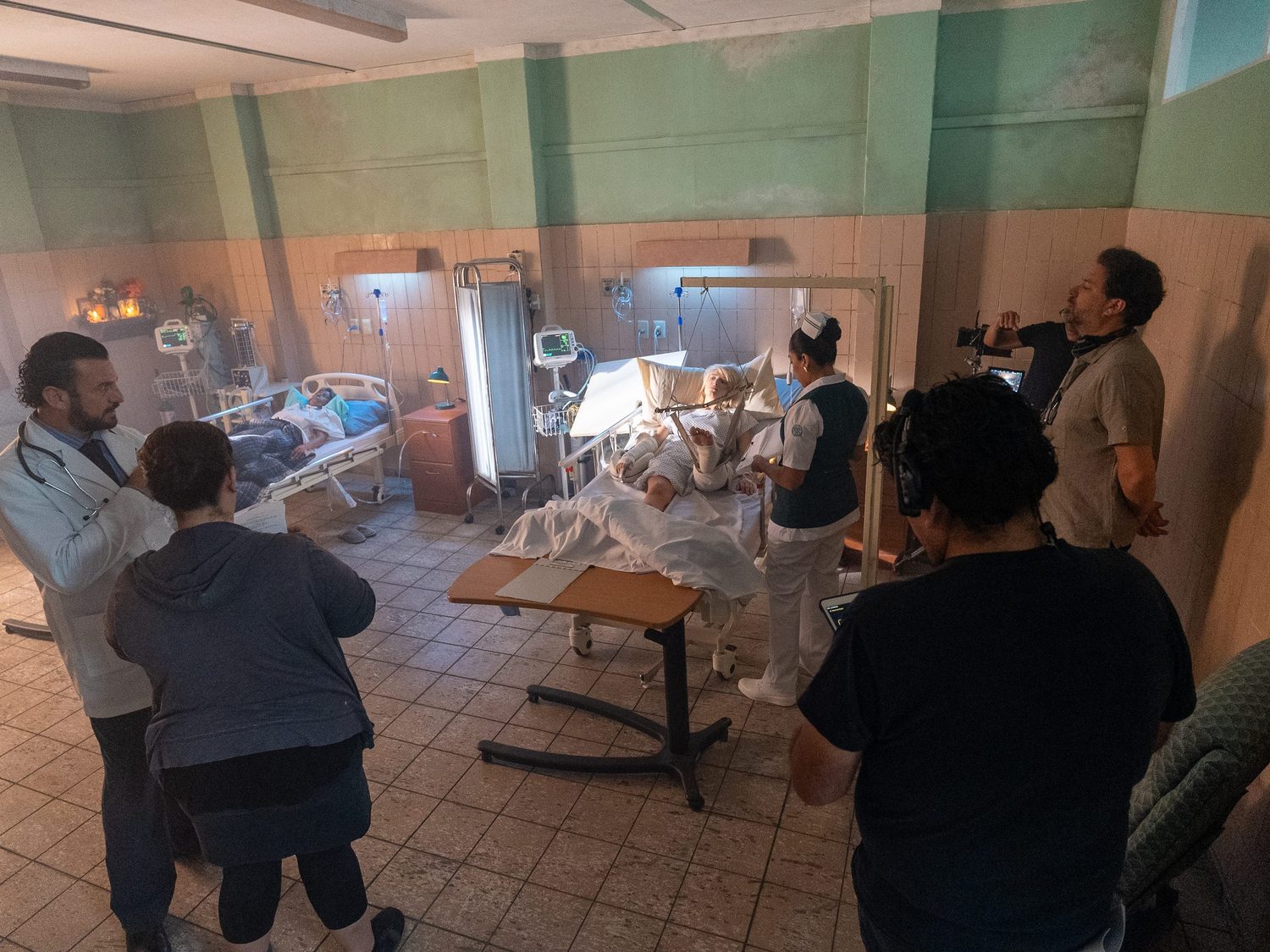 Crew en el set del hospital