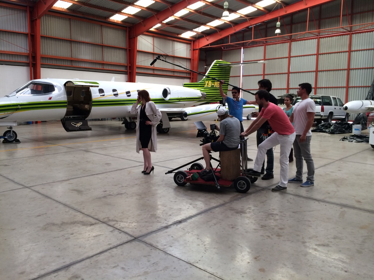 Filmación en hangar de Guadalajara con jet privado - Blood, Sand and Gold
